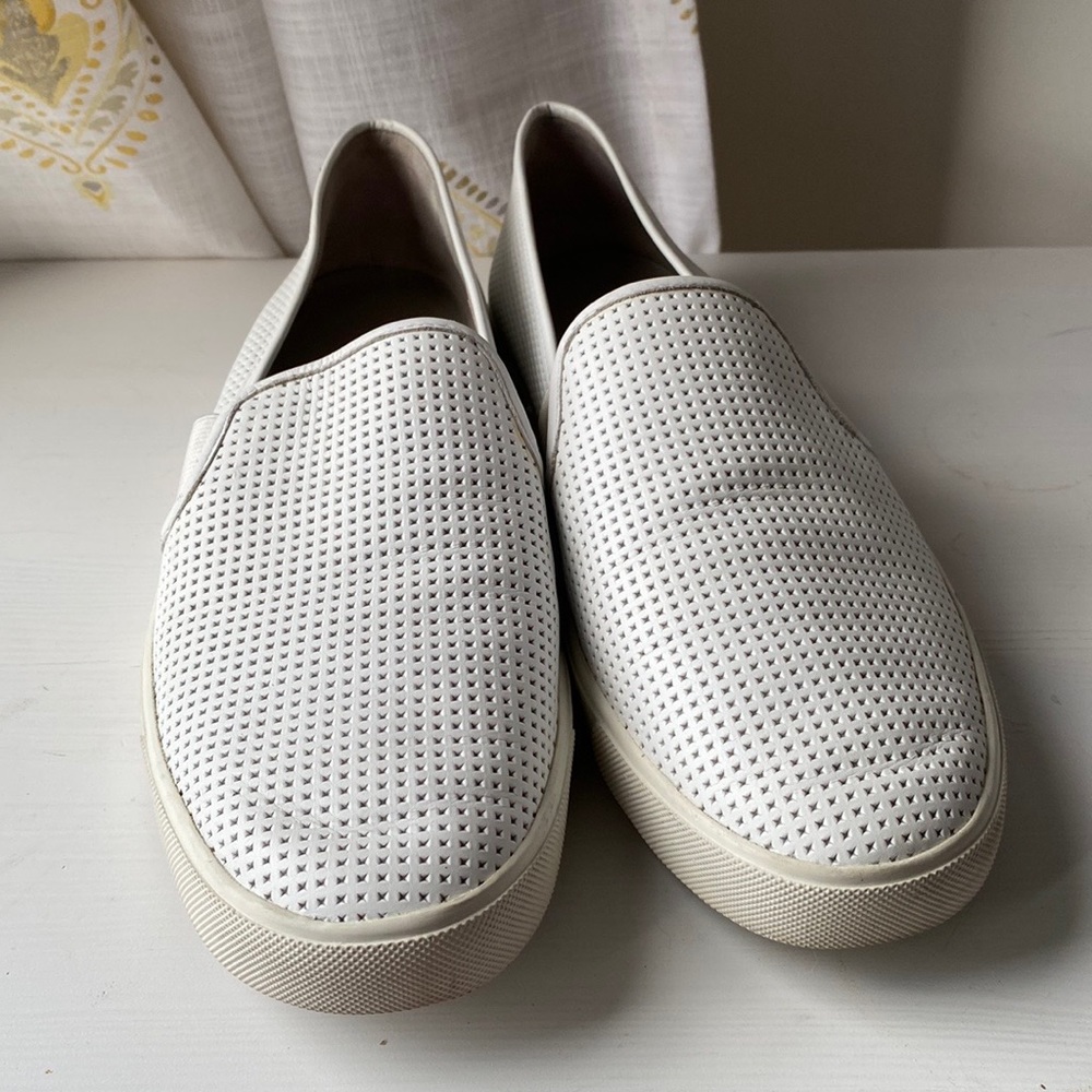 White Sneaker- Vince perforated leather “Blair”